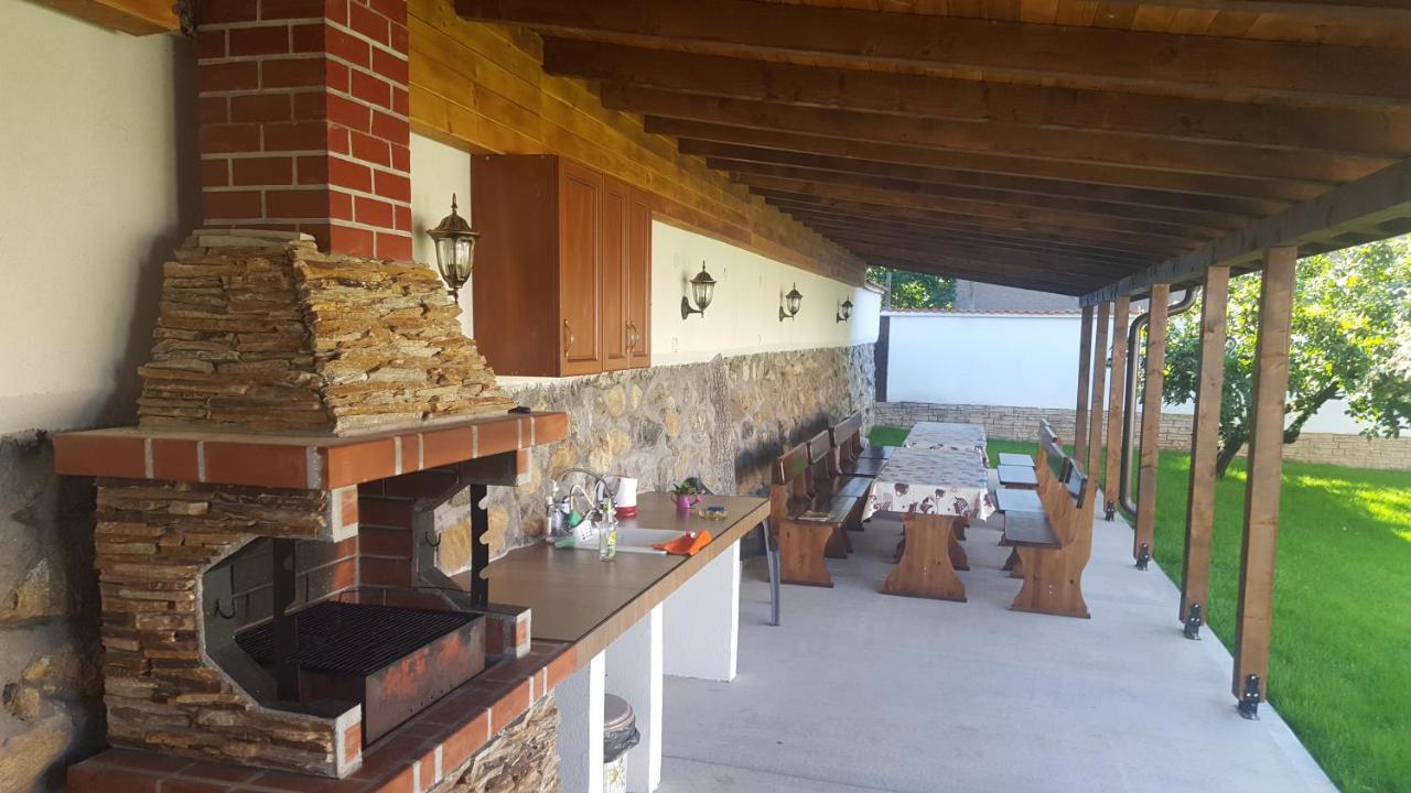 Sirakovata Kushta Hotel Szapareva Banja Kültér fotó